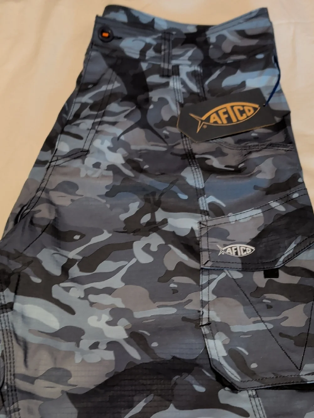 AFTCO Men's Blue & Gray Camo Cargo Shorts - Picture 1 of 3